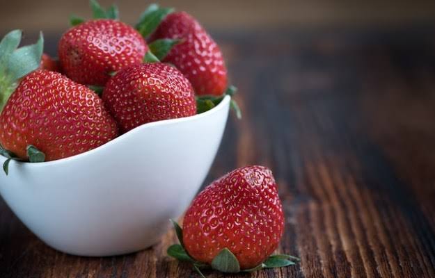 strawberry Benefits in Hindi